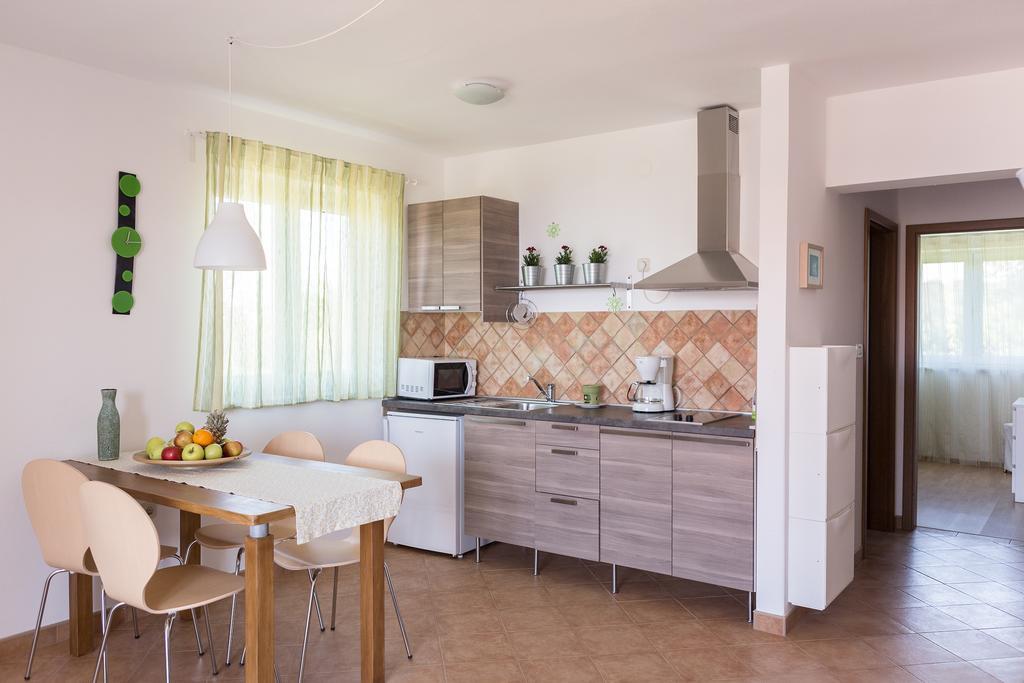 Apartments Roza 梅杜林 外观 照片