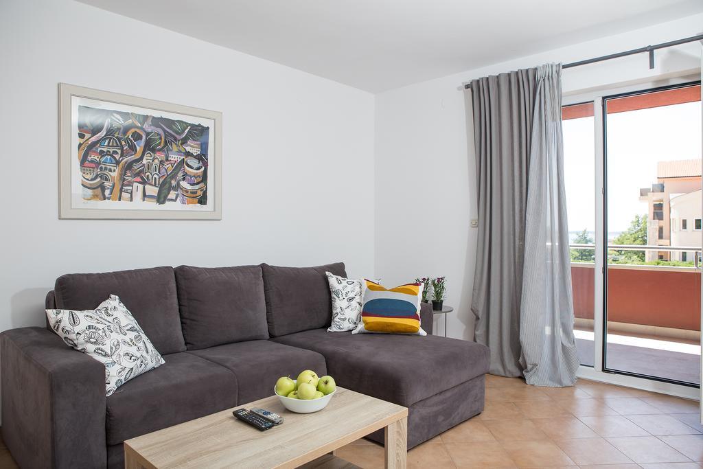 Apartments Roza 梅杜林 外观 照片