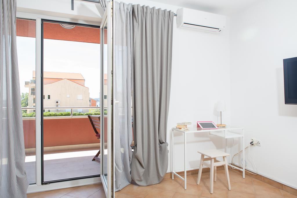 Apartments Roza 梅杜林 外观 照片
