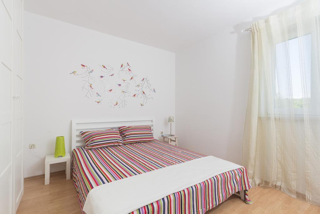 Apartments Roza 梅杜林 外观 照片